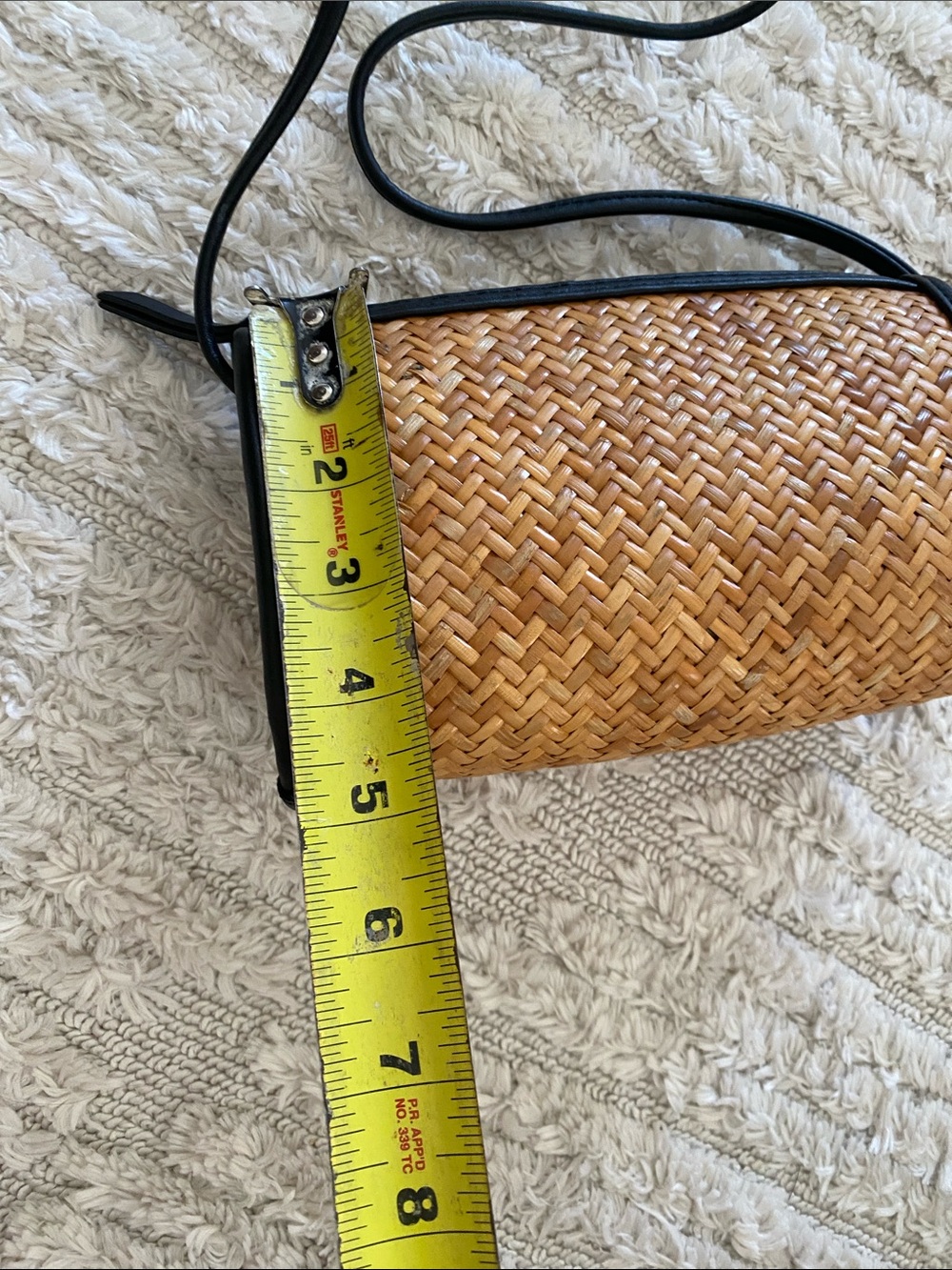 Urban Outfitters Woven Straw Crossbody Bag with Black Trim - Picture 6 of 9